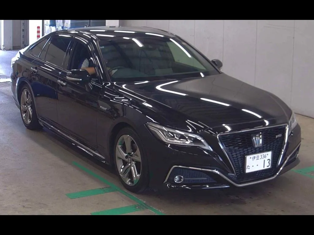 TOYOTA CROWN HYBRID RS