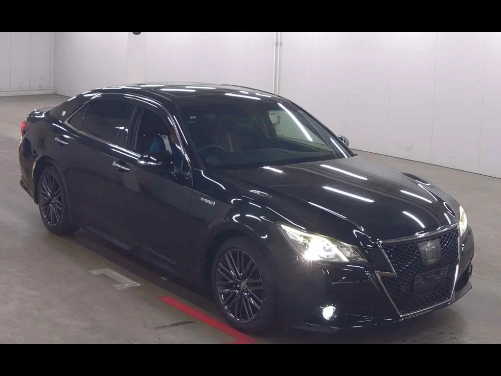 TOYOTA CROWN HYBRID ATHLETE S BLACK STYLE