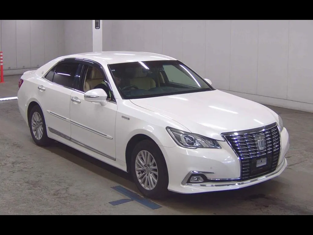 TOYOTA CROWN HYBRID 4WD ROYAL SALOON FOUR ADVANCED PACKAGE