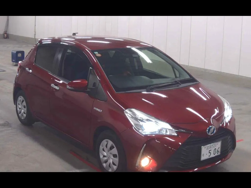TOYOTA VITZ 5D HYBRID F AMIE
