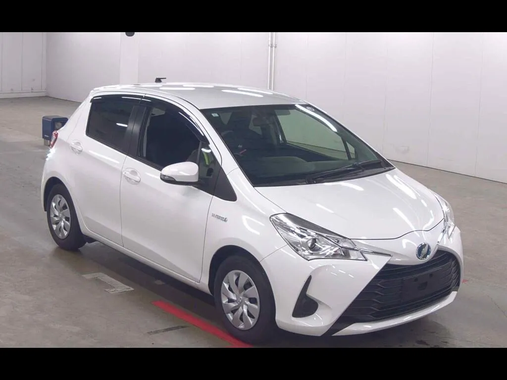 TOYOTA VITZ 5D HYBRID F