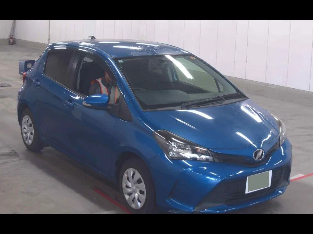 TOYOTA VITZ 5D F