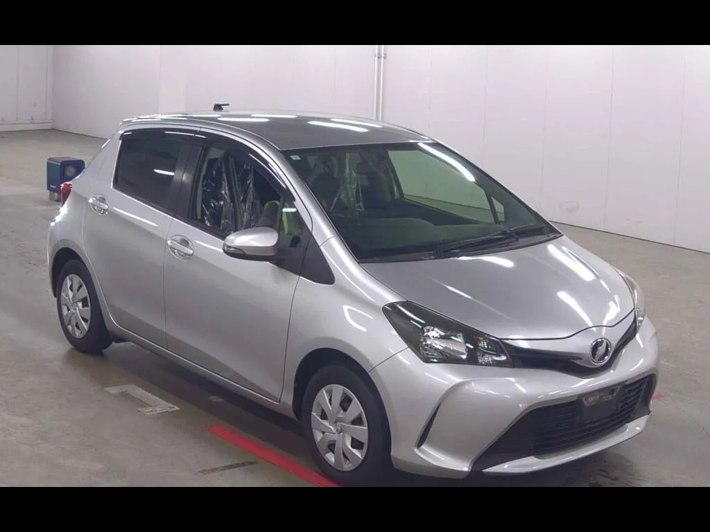 TOYOTA VITZ 5D F