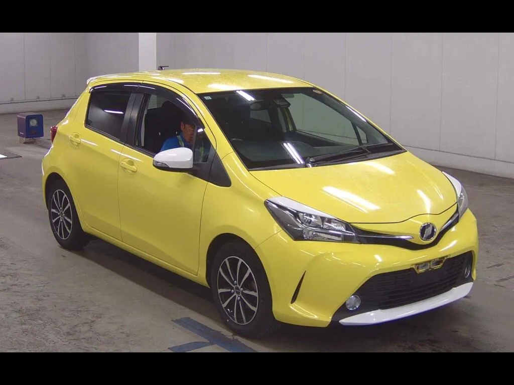 TOYOTA VITZ 5D U