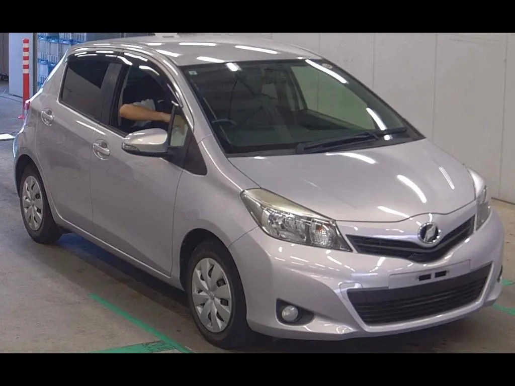 TOYOTA VITZ 5D F SMILE EDITION