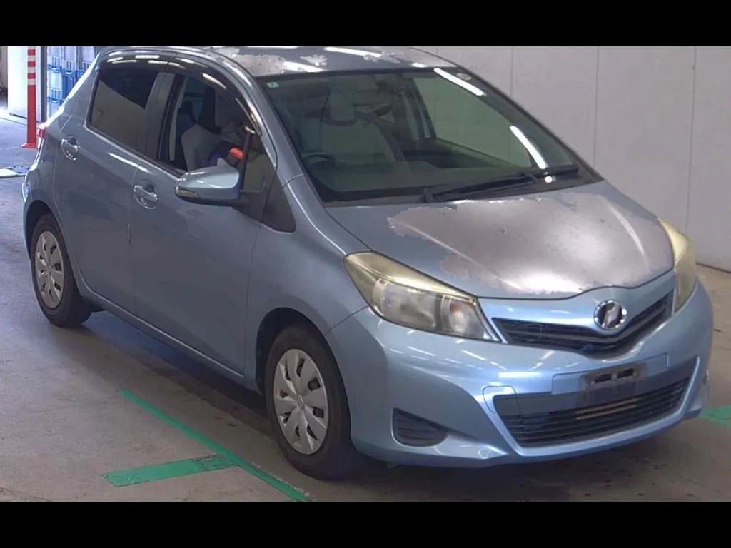 TOYOTA VITZ 5D F