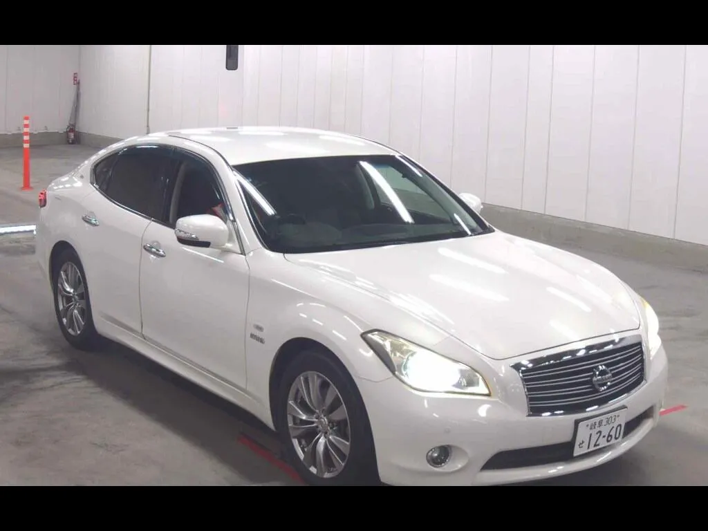 NISSAN FUGA HYBRID VIP PACKAGE