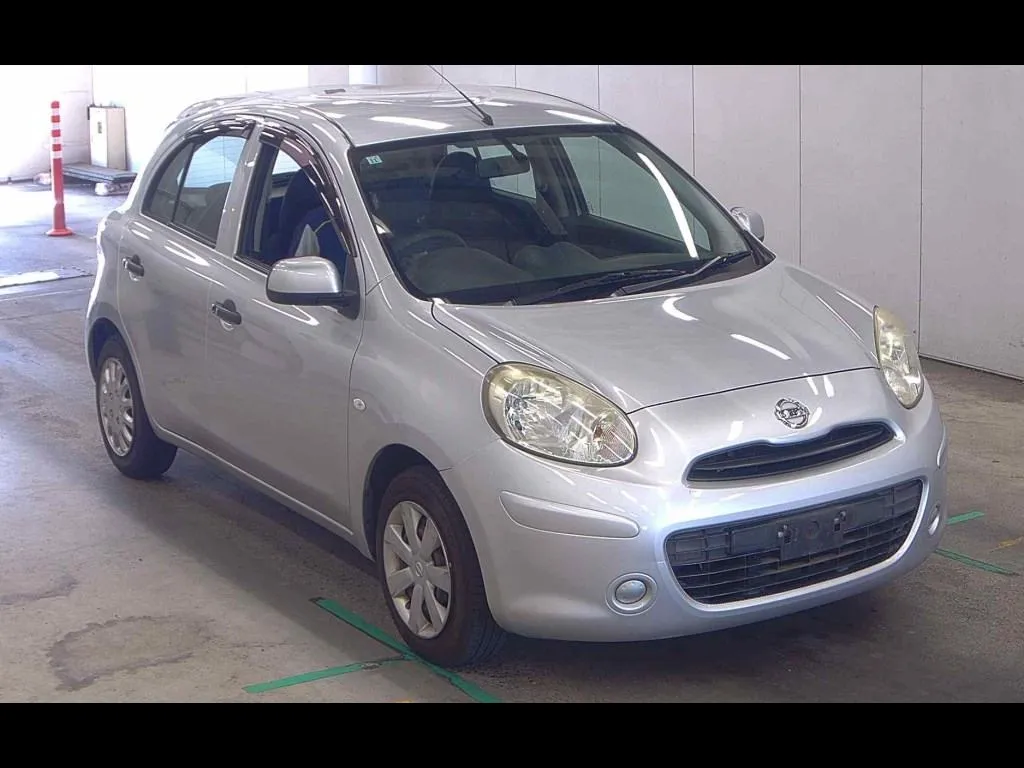 NISSAN MARCH 5D
