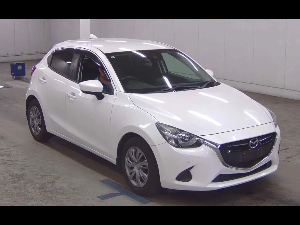 MAZDA DEMIO 5D 15S