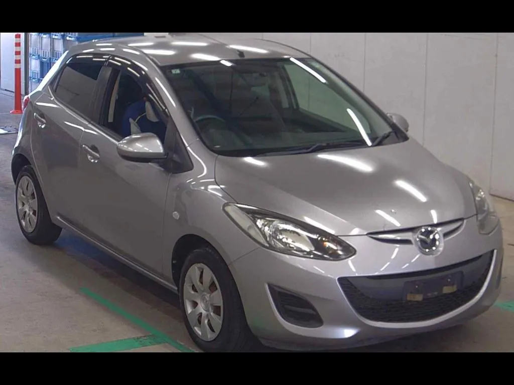 MAZDA DEMIO 5D 13C
