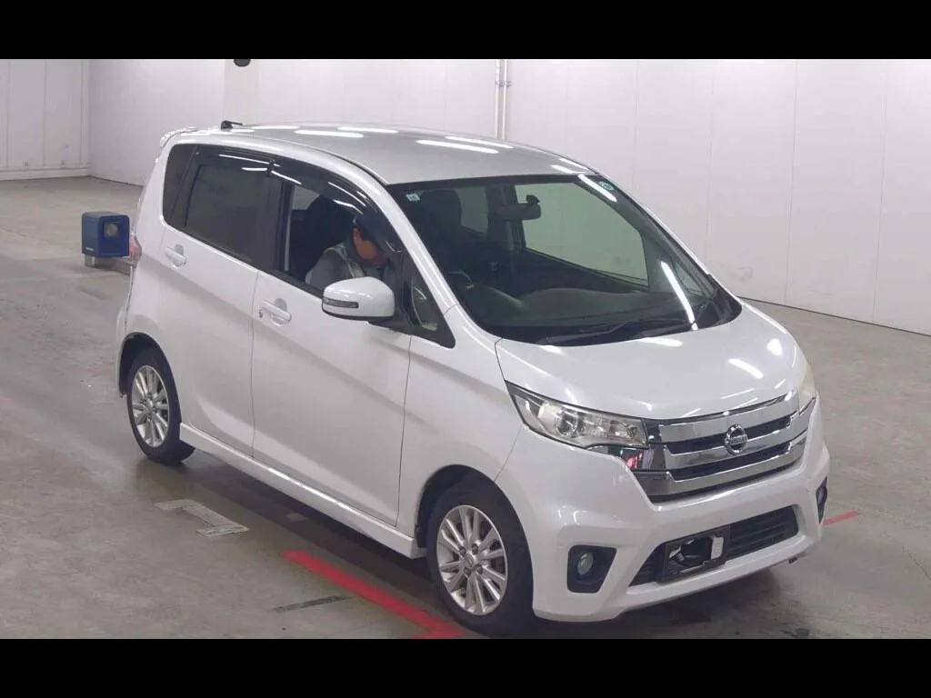 NISSAN DAYZ HIGHWAY STAR J