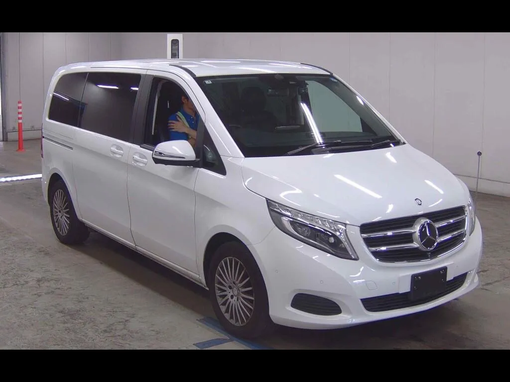 MERCEDES BENZ V-CLASS 5D V220D