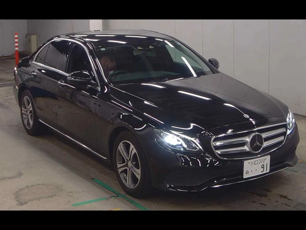 MERCEDES BENZ E-CLASS 4D E200 AVANTGARDE