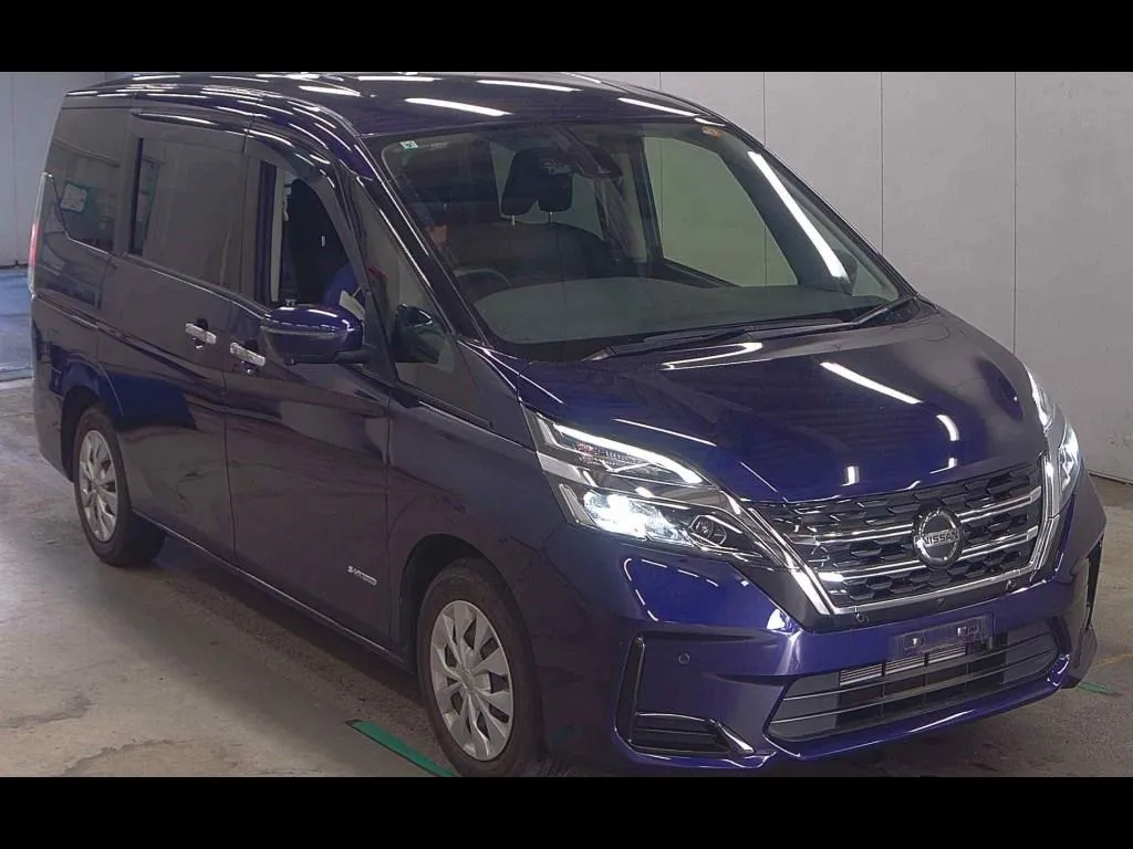 NISSAN SERENA 5D XV