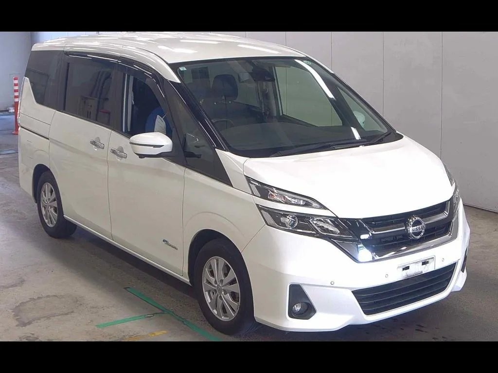 NISSAN SERENA 5D G