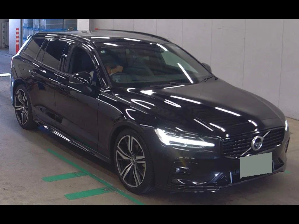 VOLVO V60 B5 R-DESIGN