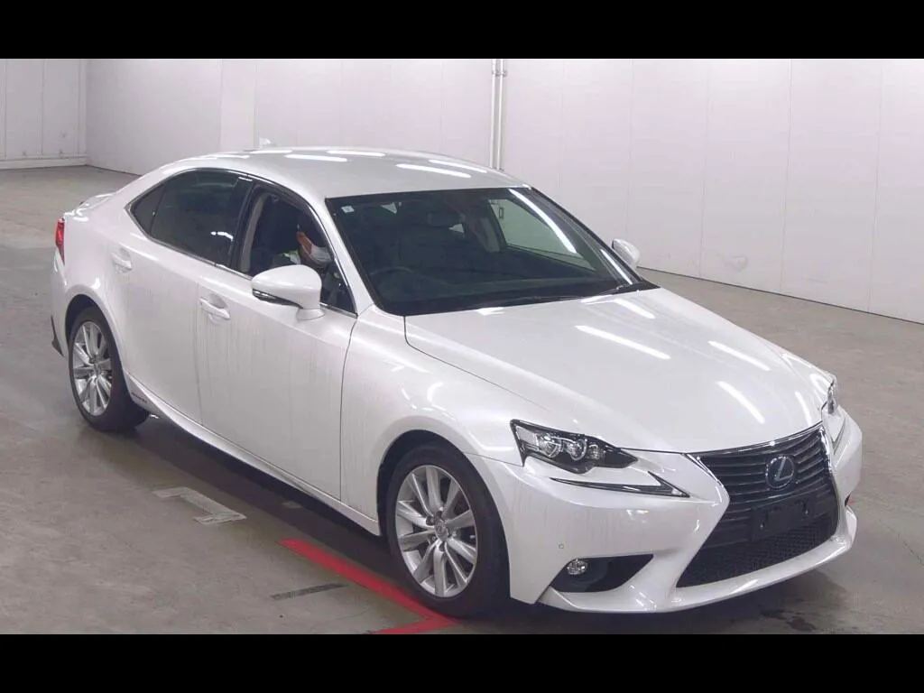 LEXUS IS 4D IS300H