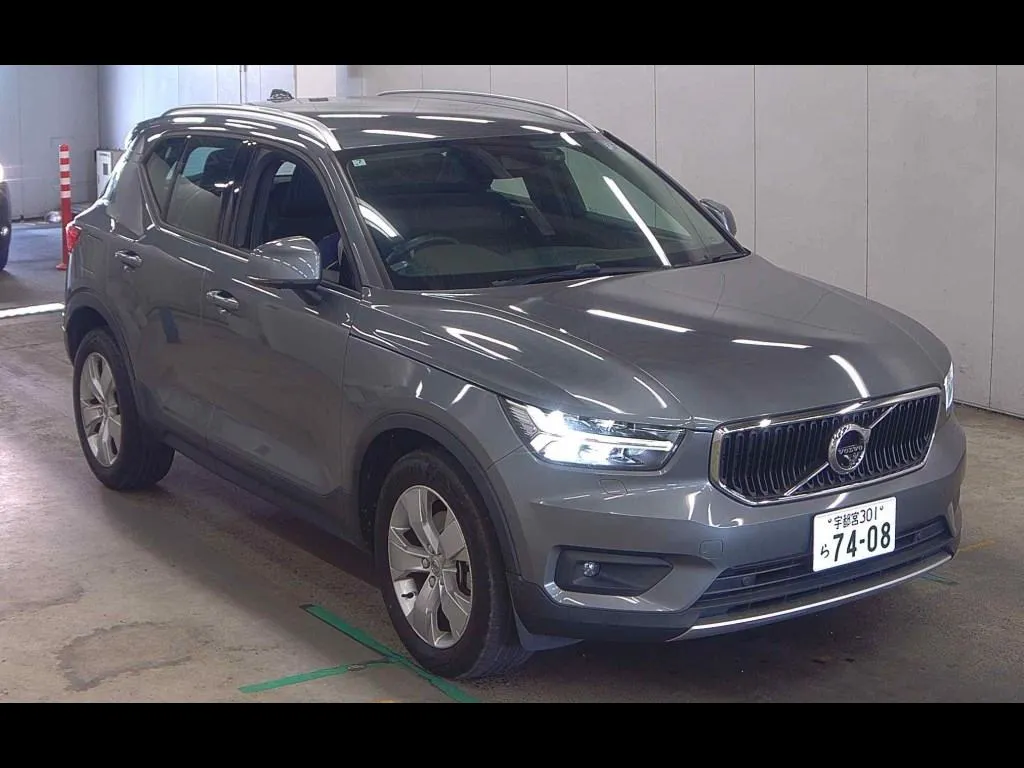 VOLVO XC40 T4