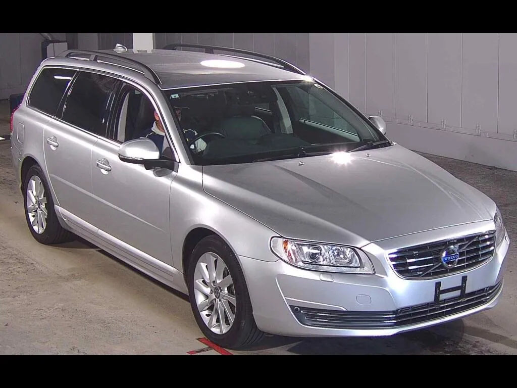 VOLVO V70 T4 SE