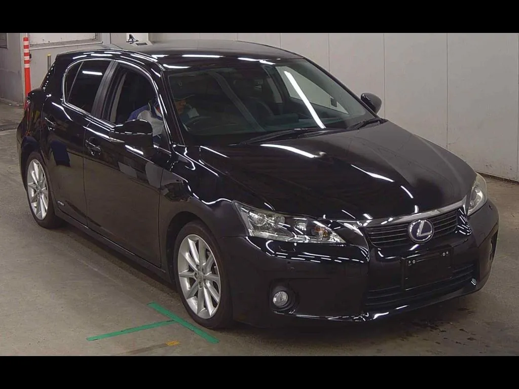 LEXUS CT CT200H VERSION L