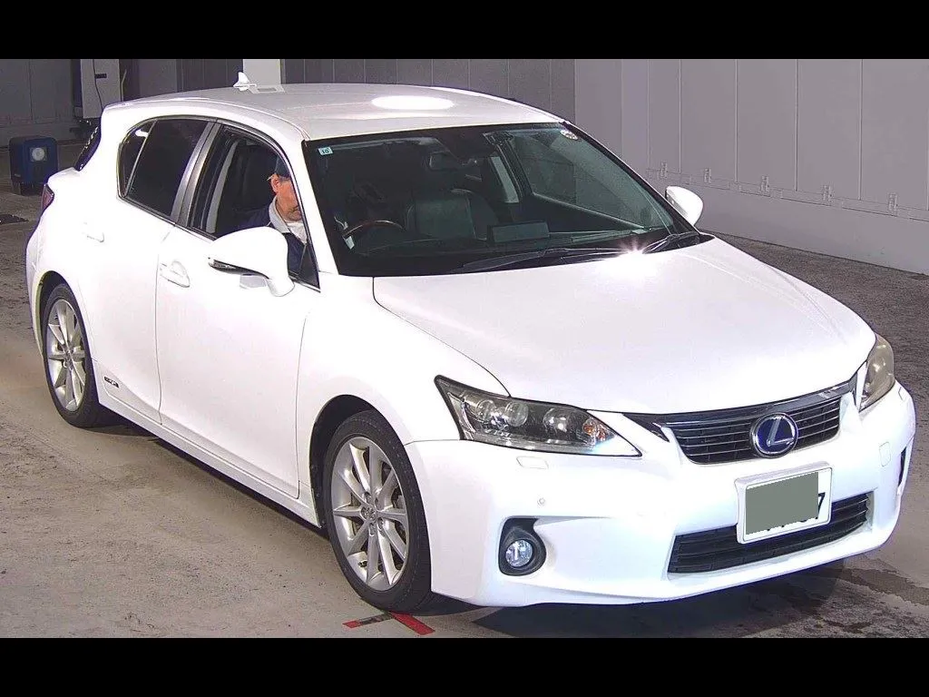 LEXUS CT CT200H VERSION L