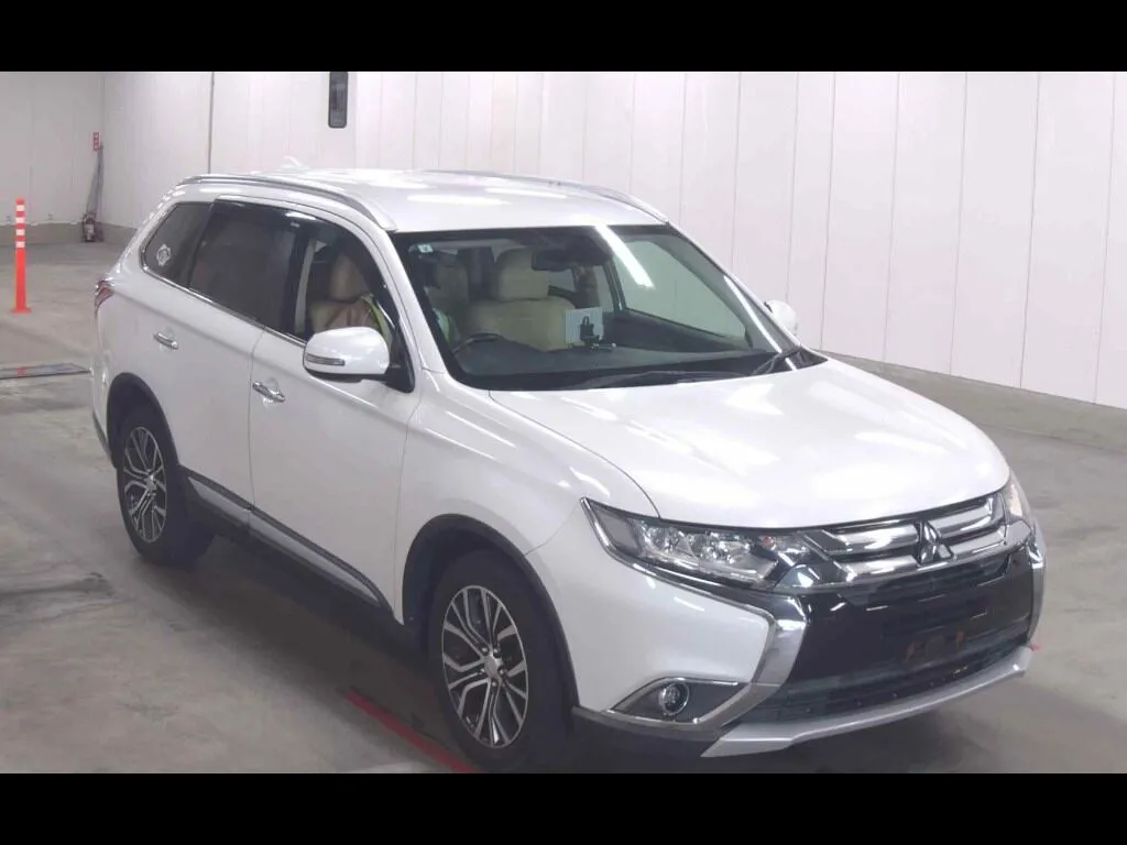 MITSUBISHI OUTLANDER 4WD 24G NAVI PACKAGE