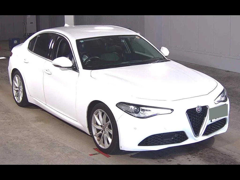 ALFA ROMEO GIULIA 4D SUPER