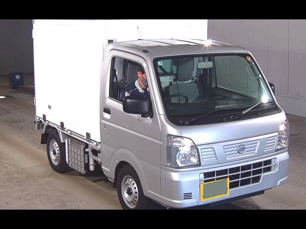 NISSAN NT100CLIPPER TRUCK FREEZING REFRIGERATOR