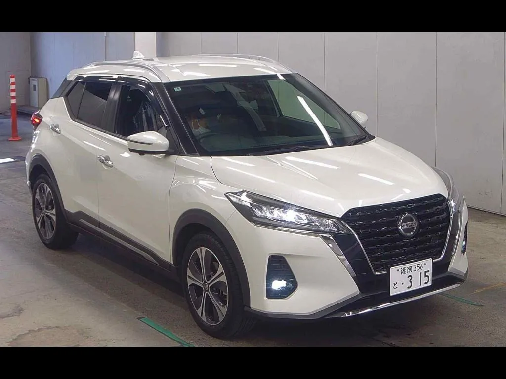 NISSAN KICKS 5D X