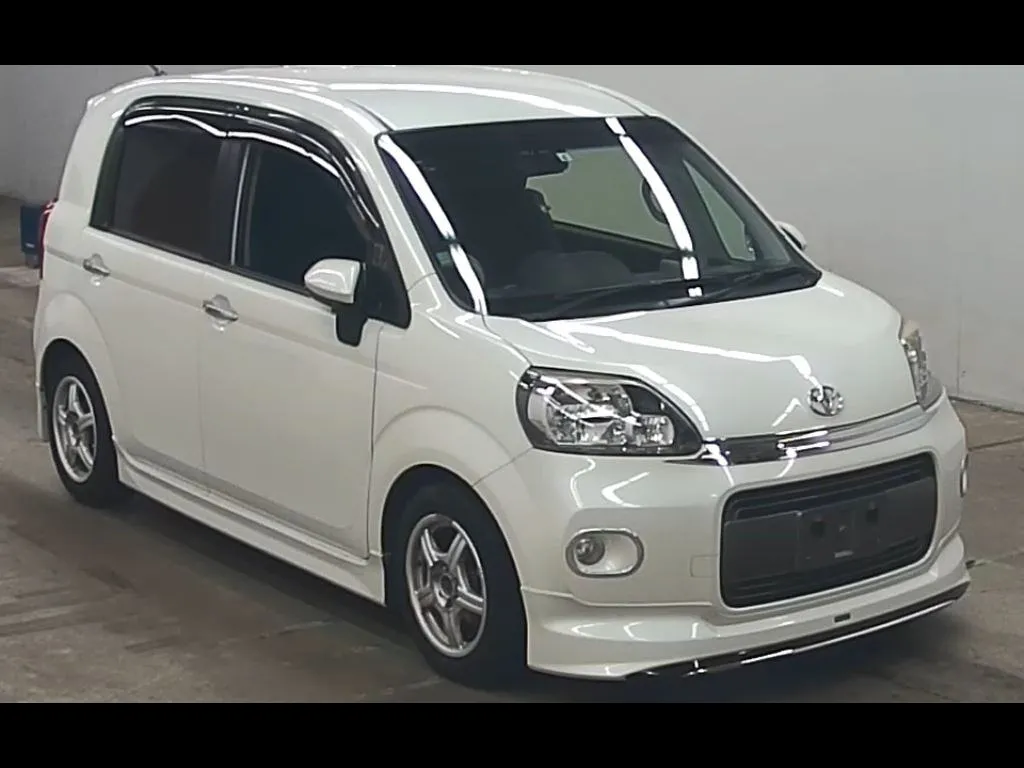 TOYOTA PORTE 4D G
