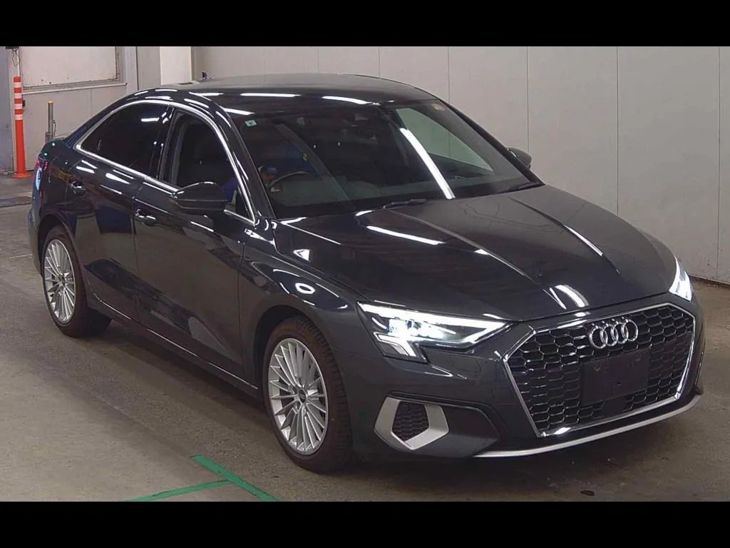 AUDI A3 SEDAN 30TFSI ADVANCED