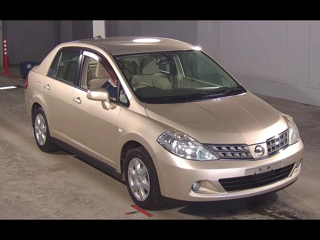 NISSAN TIIDA LATIO