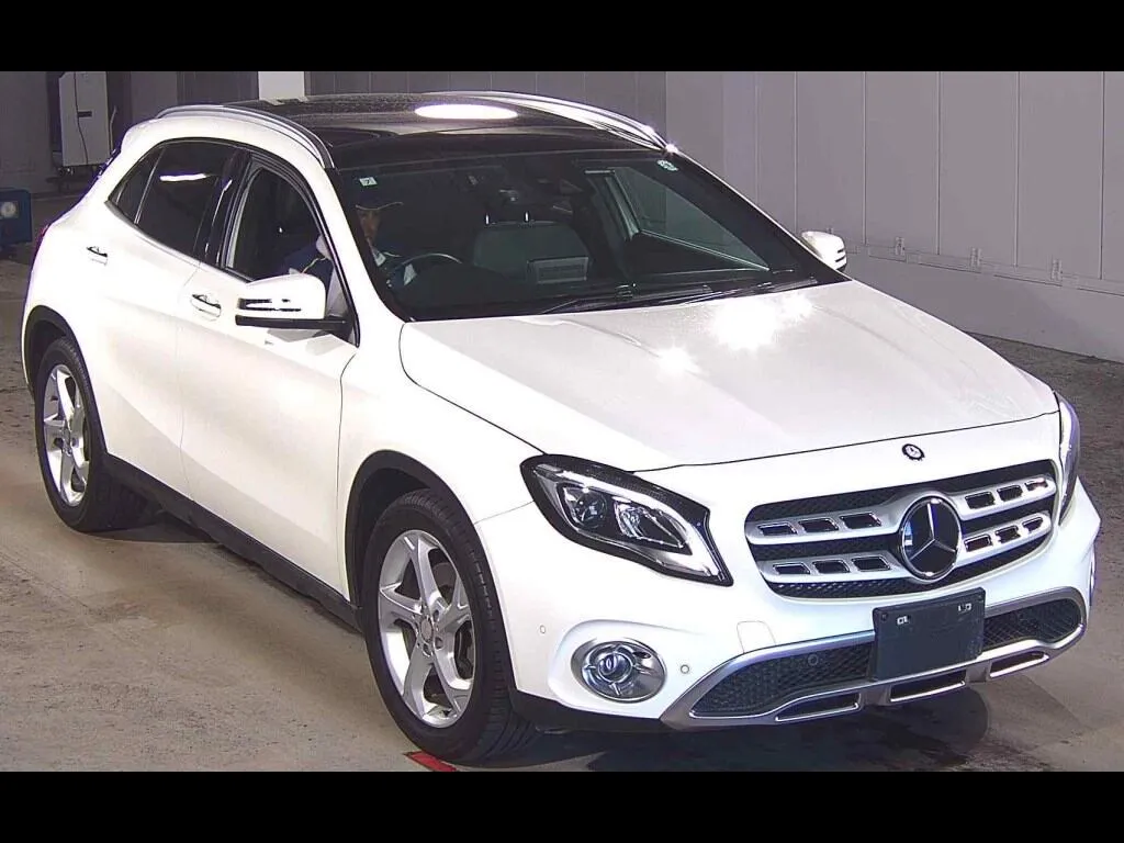 MERCEDES BENZ GLA-CLASS 4WD GLA220 4MATIC PREMIUM PACKAGE
