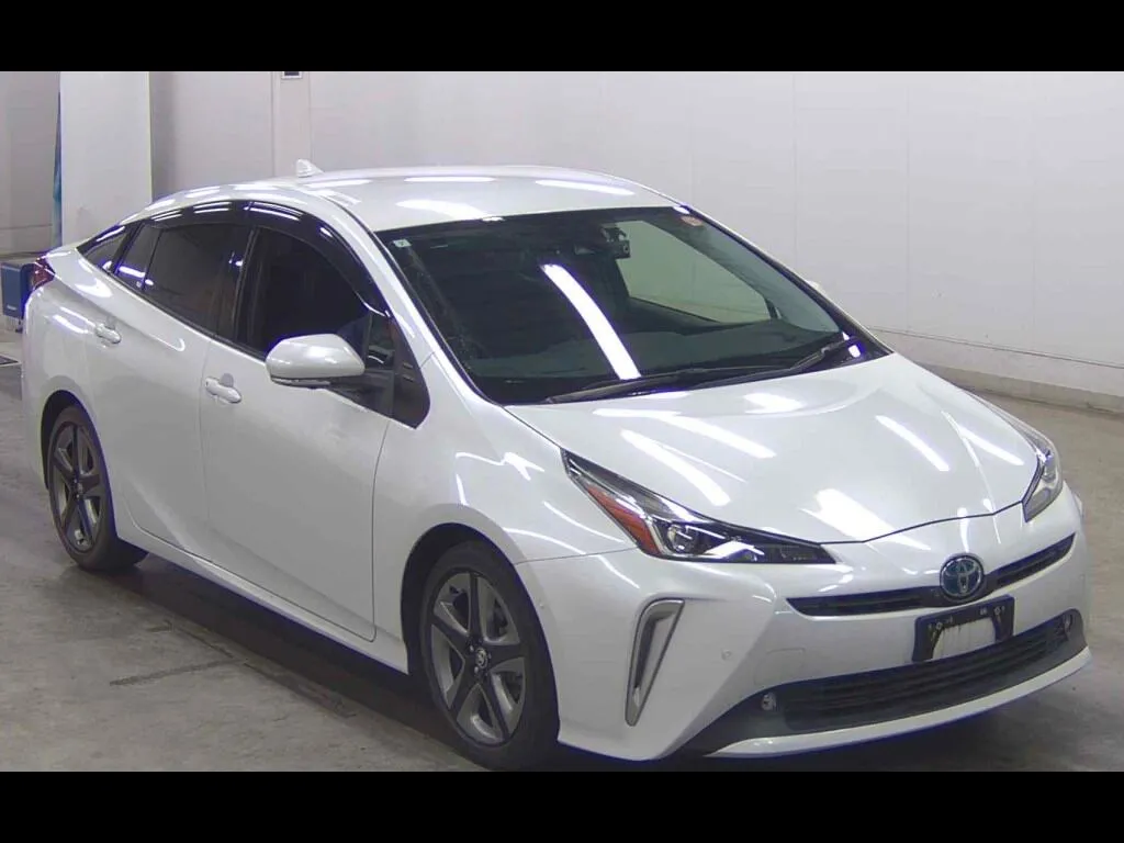 TOYOTA PRIUS 5D A TOURING SELECTION