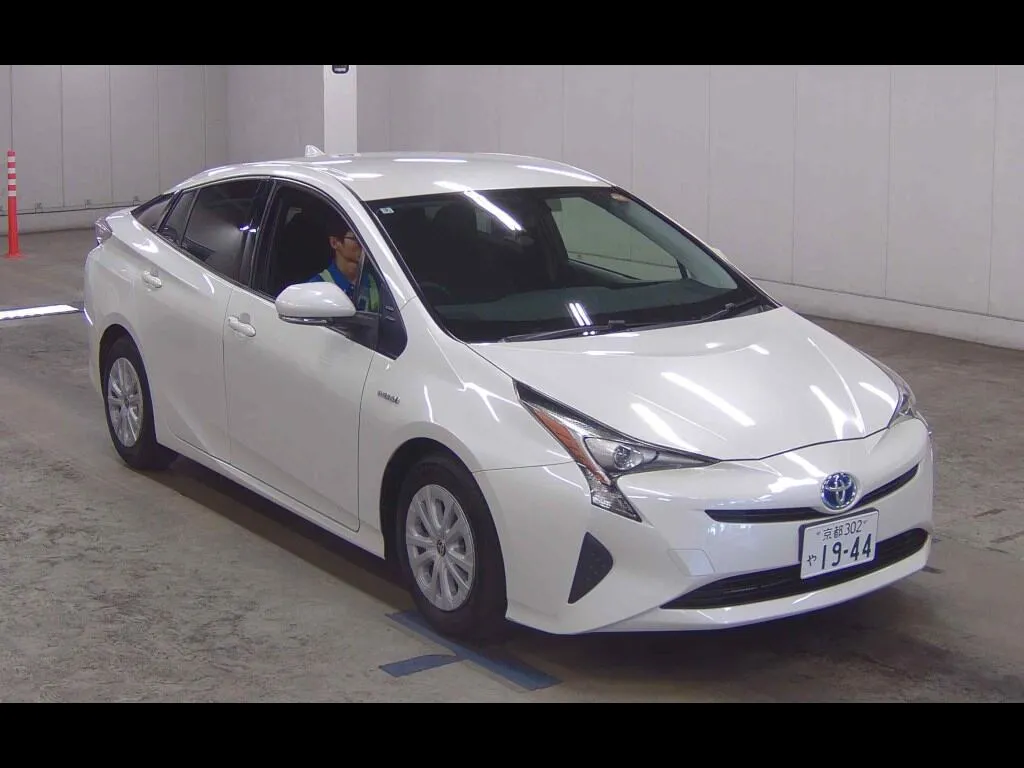 TOYOTA PRIUS 5D S