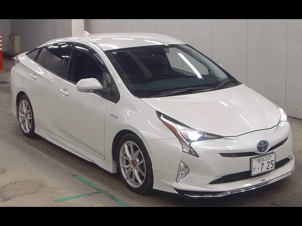 TOYOTA PRIUS 5D A TOURING SELECTION