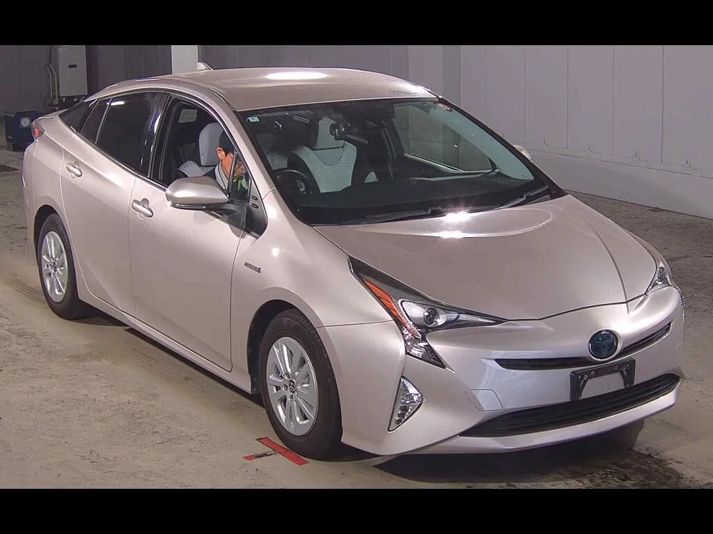 TOYOTA PRIUS 5D S