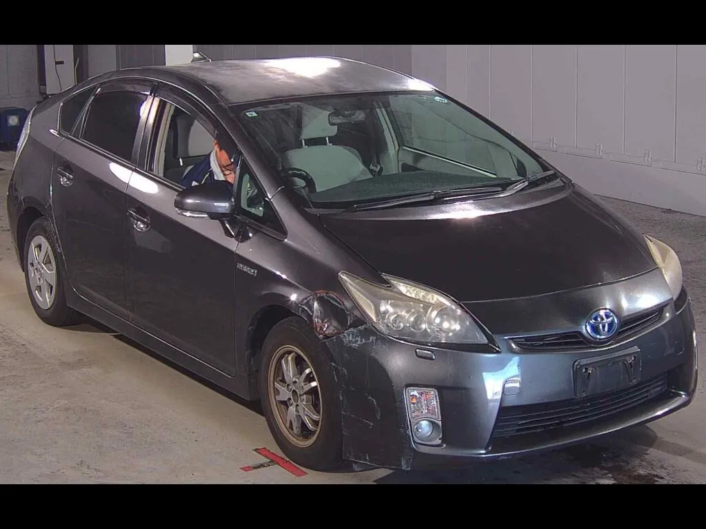 TOYOTA PRIUS 5D S