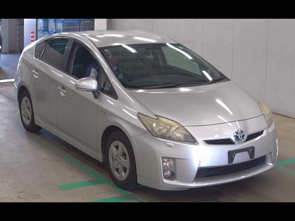 TOYOTA PRIUS 5D S LED EDITION