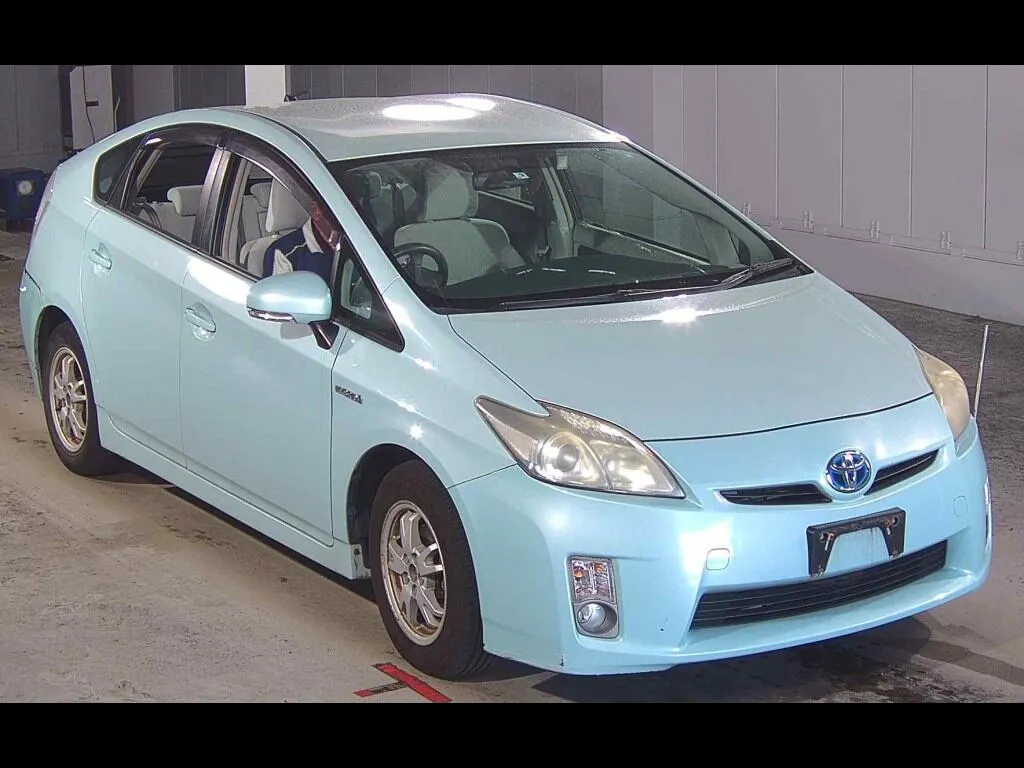 TOYOTA PRIUS 5D S