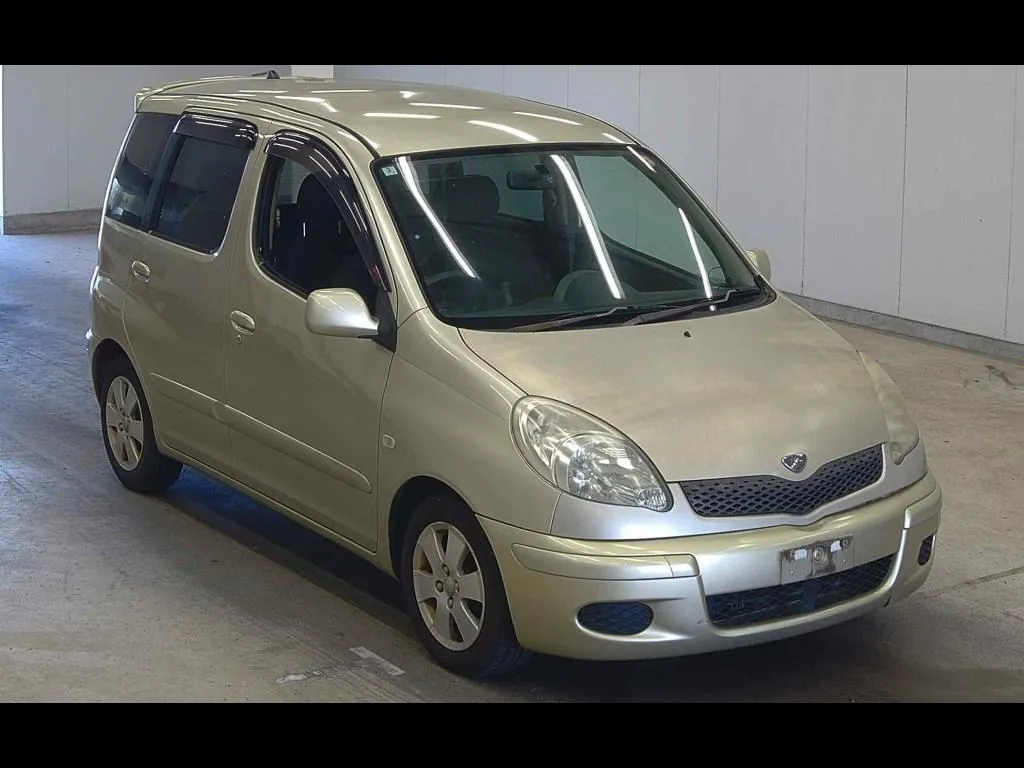 TOYOTA FUNCARGO G REAR LIVING VERSION