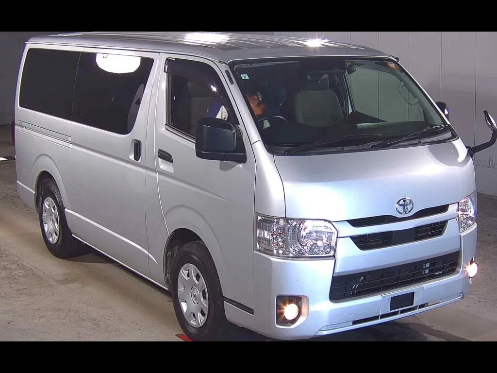TOYOTA HIACE VAN 5D DX