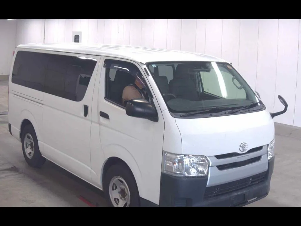 TOYOTA HIACE VAN 5D DX