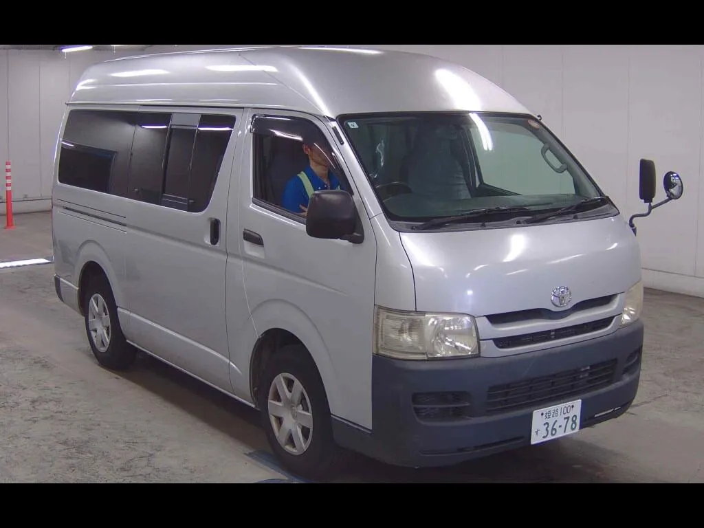 TOYOTA HIACE VAN 5D DX