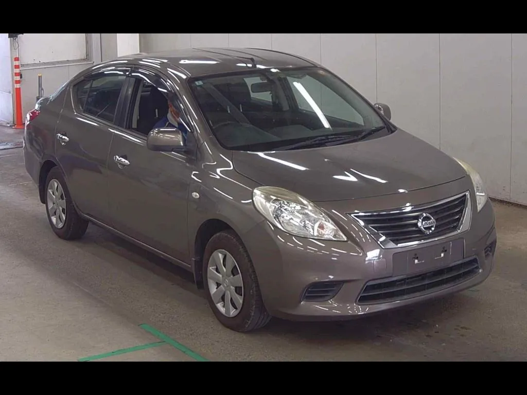 NISSAN LATIO X