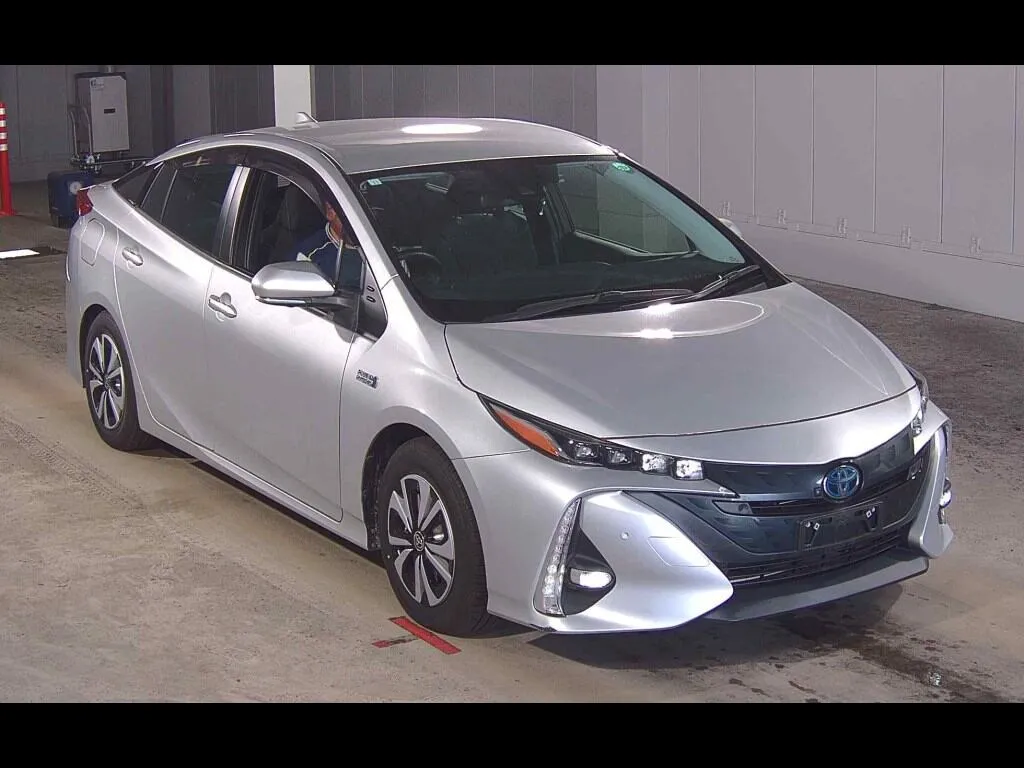 TOYOTA PRIUS PHV S NAVI PACKAGE
