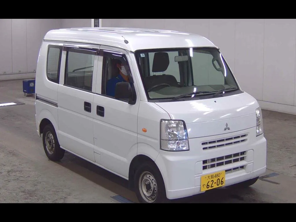 MITSUBISHI MINICAB VAN M