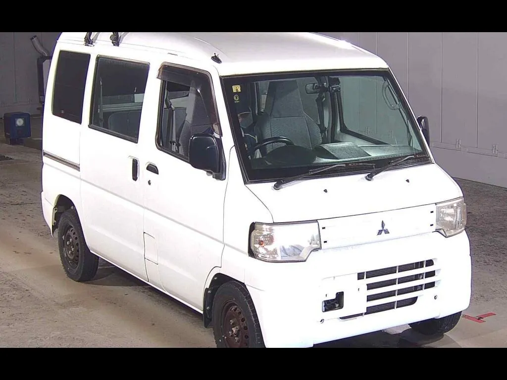 MITSUBISHI MINICAB VAN CD