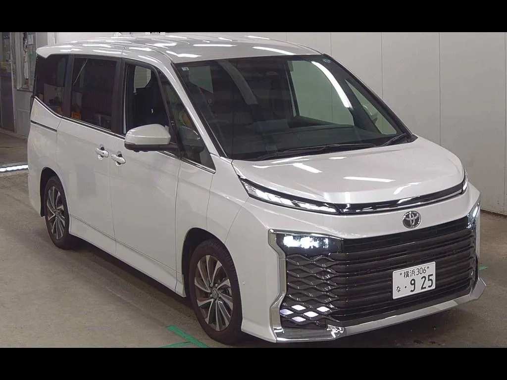 TOYOTA VOXY HYBRID S-Z