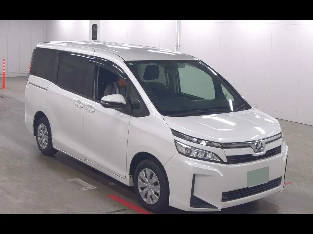 TOYOTA VOXY X